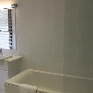 Zimmer mit zwei Einzelbetten